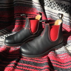 Leather lined 550 red/black blundstone boots